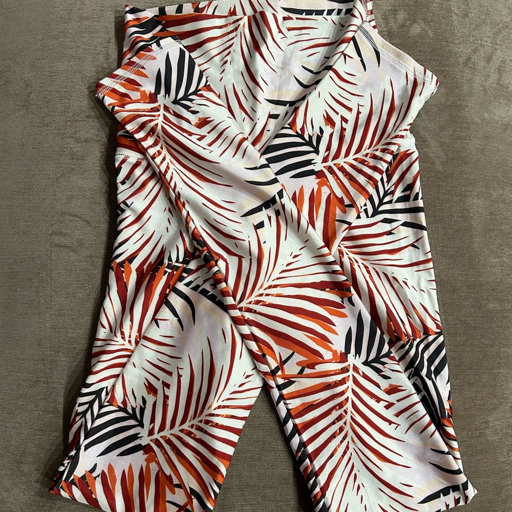 Emily Hsu Makena Leggings - Tropical Leaf Pattern - Small - Picture 3 of 5